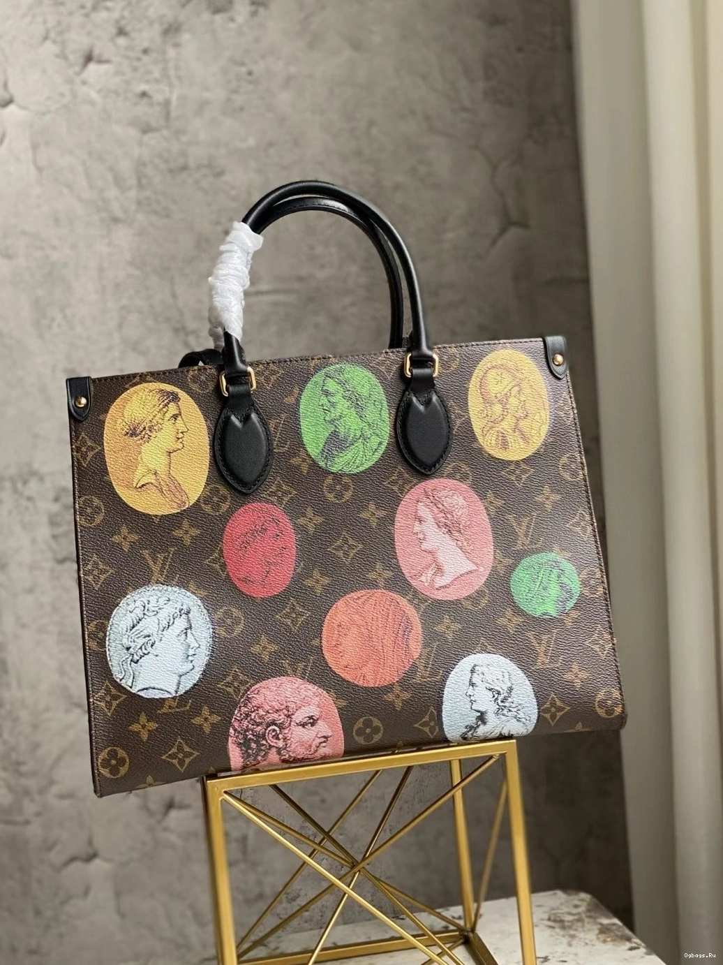 LOUIS ONTHEGO MM VUITTON 0524